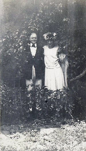 Thirs picture of Muriel and Herold on their wedding day.